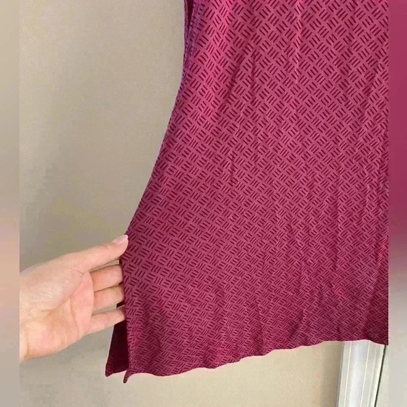J Jill wearever collection dark pink v neck pullover tunic top. Medium petite - Picture 4 of 7